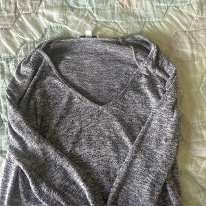 American Eagle Heather Gray V-Neck Long Sleeve